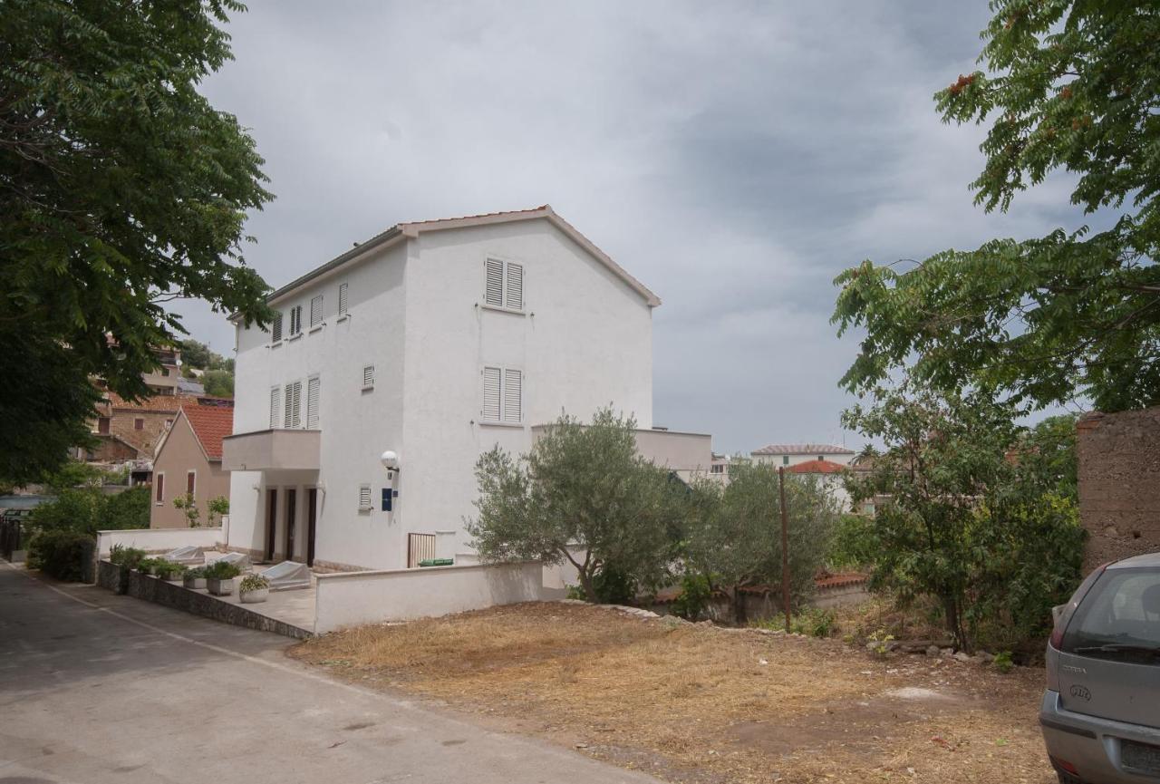 Dilk Apartamento Vis